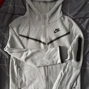 Nike Tech Boy’s Light Gray Windbreaker